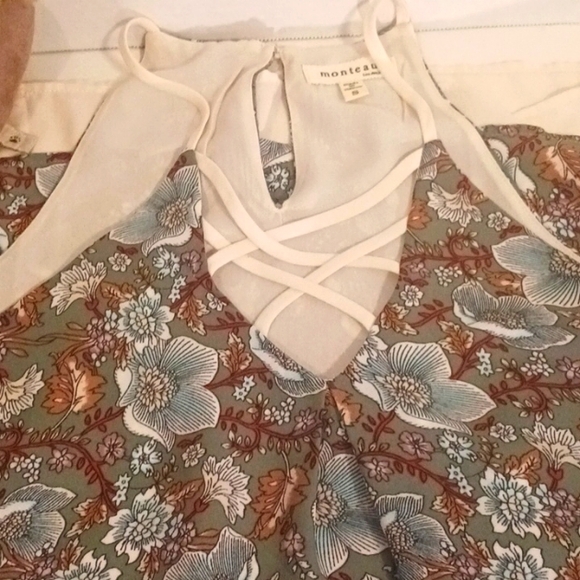 Women's Boho Floral Top Size S Cross Hatching V-neck Lightweight - Picture 6 of 6